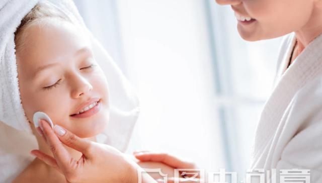 皮肤:为什么你的黑头越来越多坚持做好这3件事,跟黑头油脂说拜拜