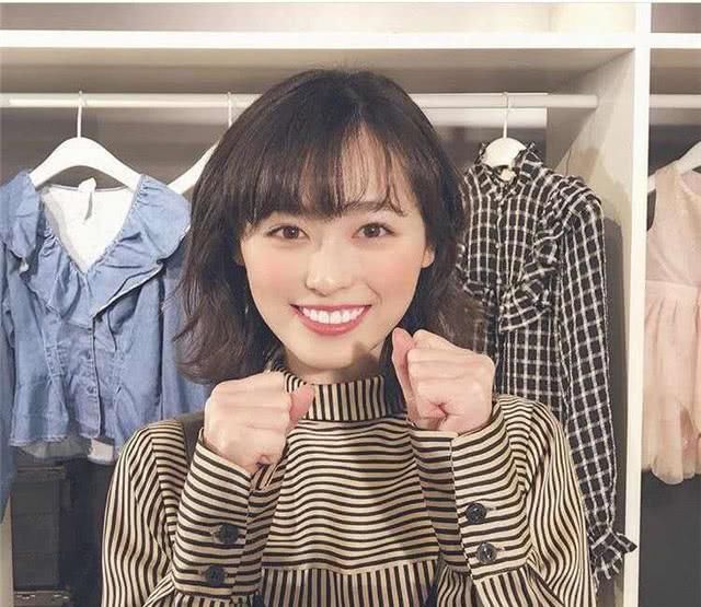  『女人』女人不管多大年纪，这4种“发型”再流行也别剪，丑得像杀马特！