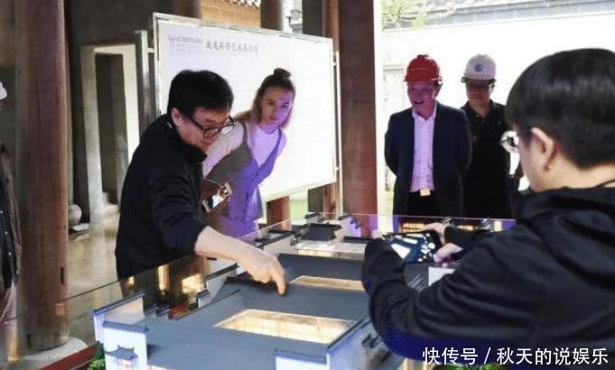 『回大陆』成龙回大陆老家认祖归宗,两位哥哥家里寒酸,他做了一件事