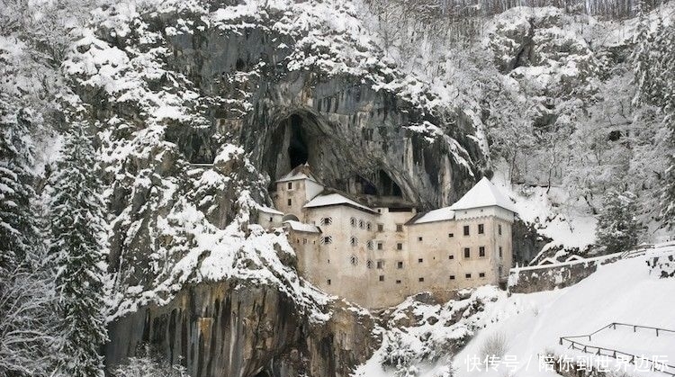 这栋“离奇”的欧洲古堡建在山洞里，背后的故事更离奇