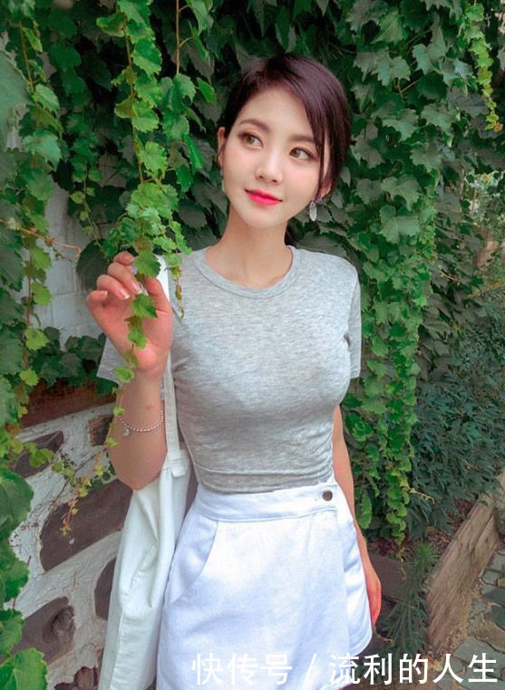 美丽时尚的打底裤美女，呈现视觉美感，魅力十足！