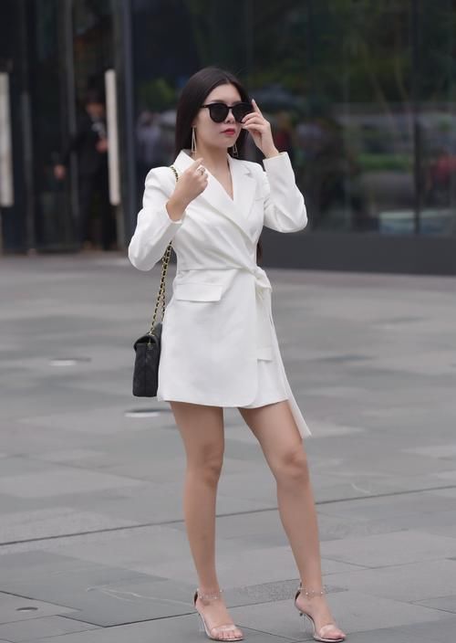  时尚女生|穿搭总要任性一些，才能收获不一样的时尚造型