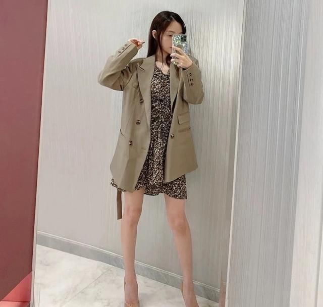  『连衣裙』服了李小路，连显显老的小雪花裙都能搭出18岁的样子，全靠长相在撑