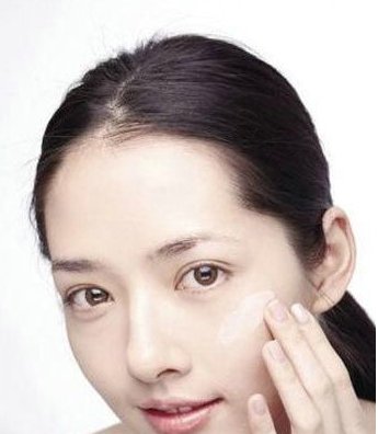  「气质」女人显不显老,主要看这几个部位,不仅俗气还没气质,藏也藏不住