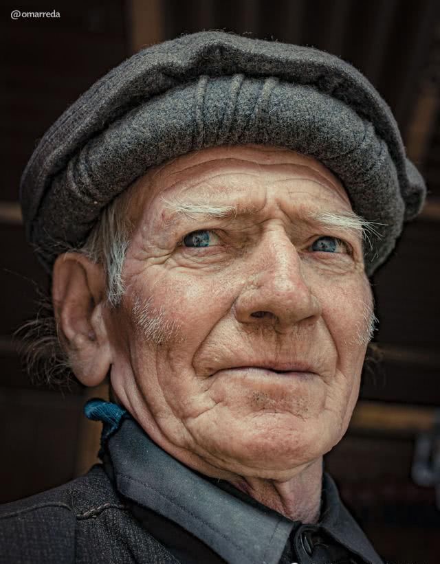 他们是亚历山大东征军后裔，隐居山谷男耕女织，过着与世隔绝生活