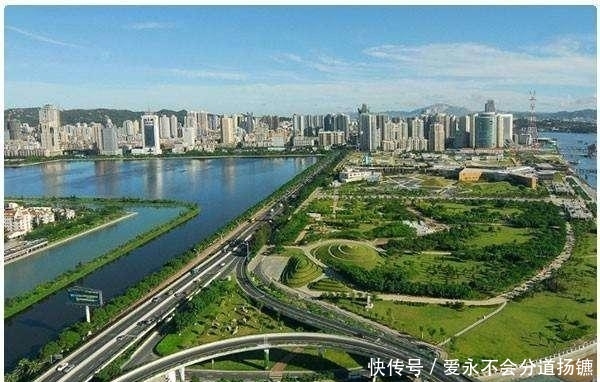  #唯一#陕西唯一能跑法拉利的城市，干净程度没话说！