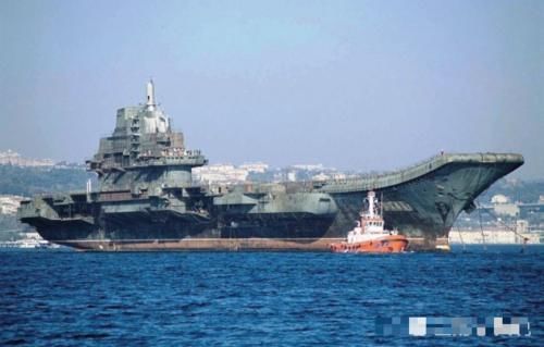 我国首艘航空母舰辽宁舰于