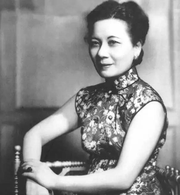 宋美龄的宝盒藏了天价宝贝！她最爱的却不是4000万的翡翠镯子