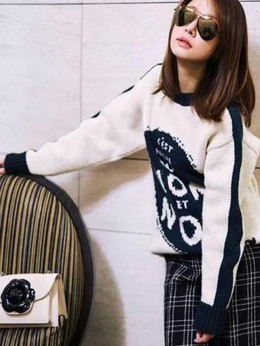 林心如启程纽约时装周, 自信搭配平底鞋, 颜值居然回春了!