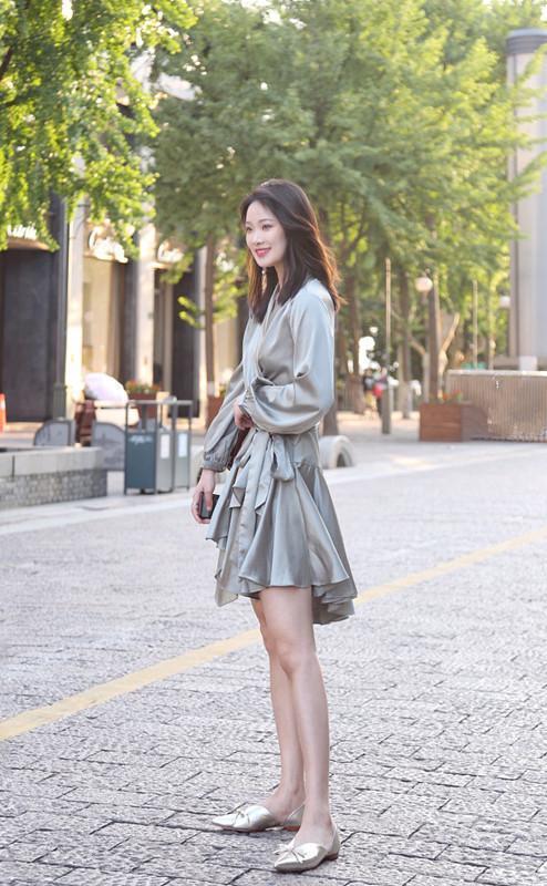 东莞街拍 真实生活中美女的街拍，身姿曼妙魅力十足，你喜欢她吗