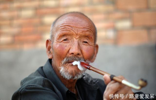 我和媳妇吵架 父亲不问青红皂白克了我一顿 一