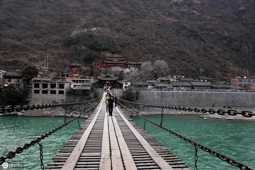 海螺沟，冰火两重天的极致体验，冬季景色很美