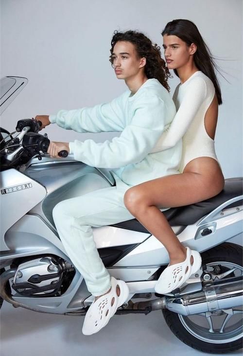  『Crocs』号称Yeezy Crocs于今夏发售，是潮到飞or丑到爆？