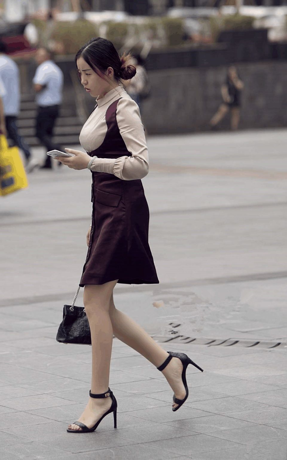 重庆街拍: 图一时尚靓丽, 但我最喜欢图七