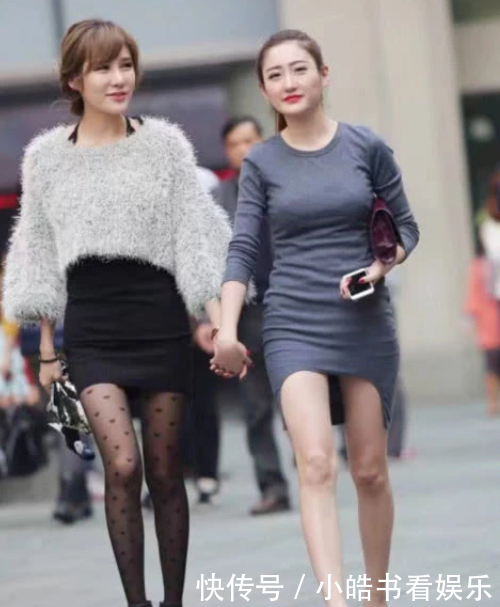  「选搭」街拍：好闺蜜并肩同行谈笑风生，选搭时尚艳丽，成熟知性引领潮流