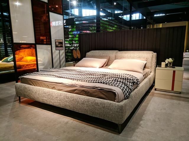 上海家具展首日人气爆棚 顾家家居闪耀时尚魅力