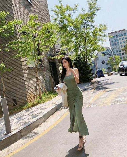  「小姐姐」街拍：小姐姐小家碧玉灵动，让人沉沦不已！