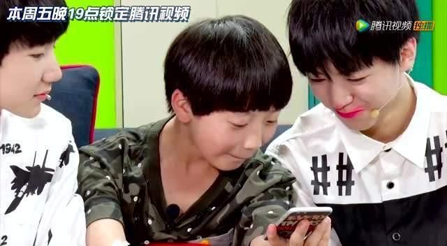 男明星也爱涂口红?陈伟霆技法娴熟，李晨竟把口红折断了!