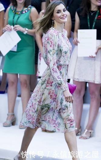 西班牙王后莱蒂齐亚，这衣品我可以给满分，不愧为凯特的劲敌！