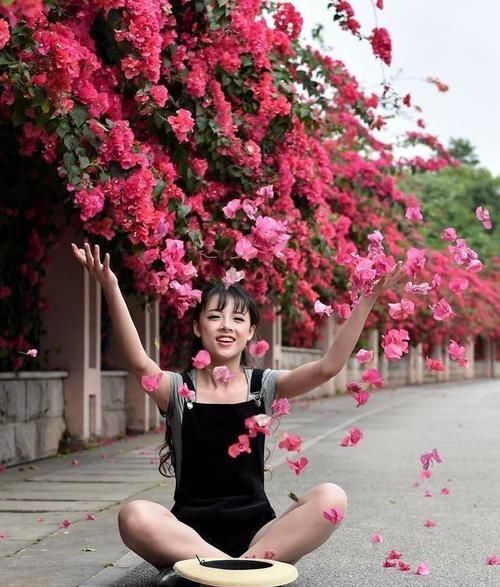  【枝条】三角梅现在发芽了可以修剪吗？适当的修剪有助于开花