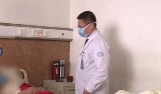  [患者王先生]男子恶心咳嗽，3个月后就医检查：胸腔中藏8斤肉瘤