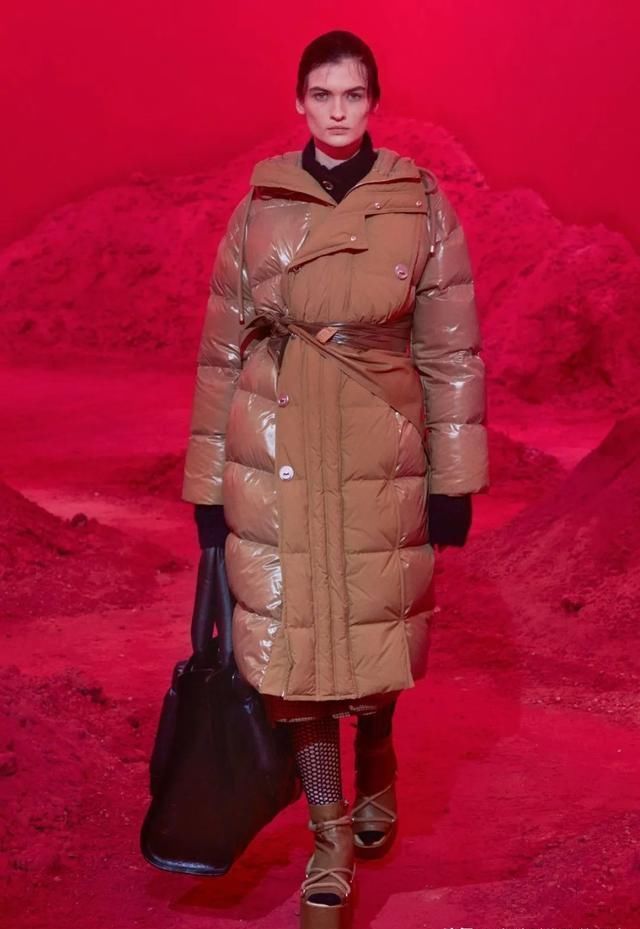设计师@2020秋冬 Genius 系列：多个天才设计师的合作系列，MONCLER