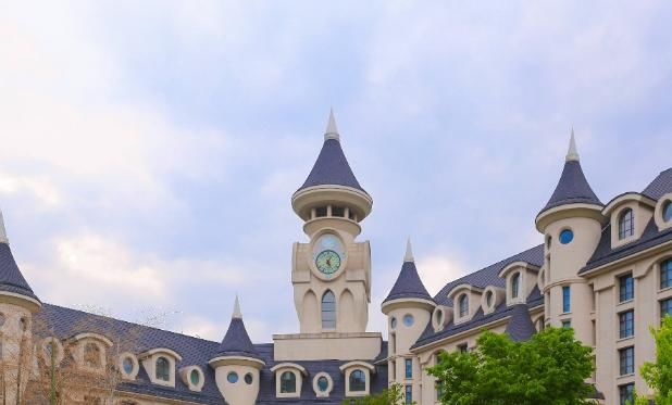 我国最“不争气”的城市，被“万亿俱乐部”包围，却丝毫没存在感