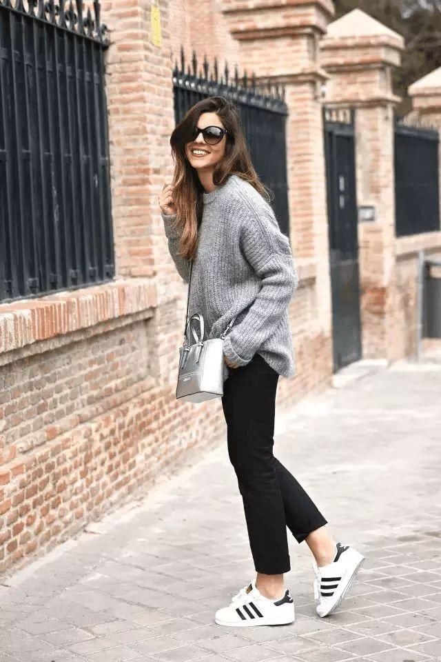 阔腿裤也太好看了!9分裤+平底鞋，这对CP今年很火!