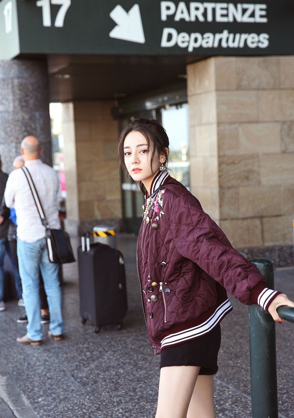 迪丽热巴:这个美腿又直又长