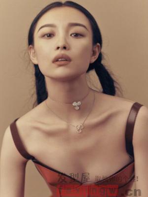 马尾辫也有新扎法 简单造型也有大时尚