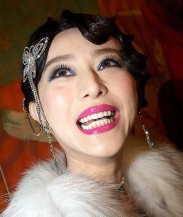 黄毅清微博发了3个数字意味深长，网友：范某偷漏税实锤了？