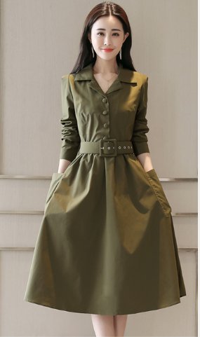 45岁妈妈喜欢穿裙子,入秋都是穿这样的秋裙,又瘦又高简直美呆