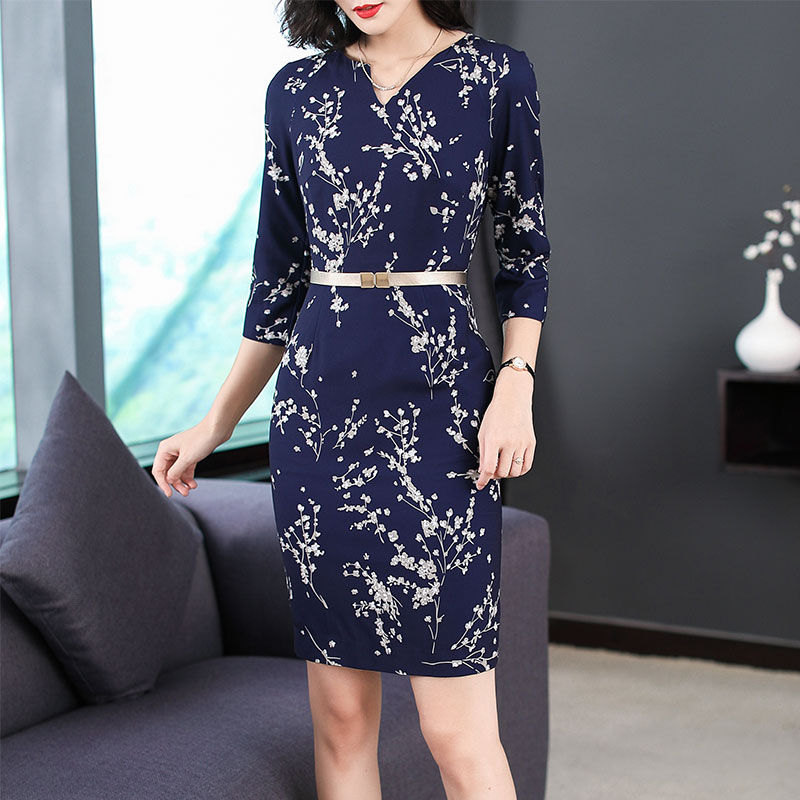 小姨真不差钱,但立秋也不穿真丝!满衣柜都是这种秋裙,美到飞起