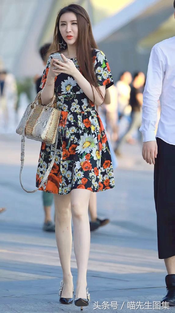 街拍杭州:迷人又时尚的穿搭，让你越优雅越有气质