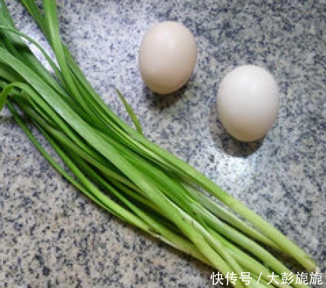  『小炒』牛肉肠炒鸡蛋，鲜香美味的小炒，做法简单便捷