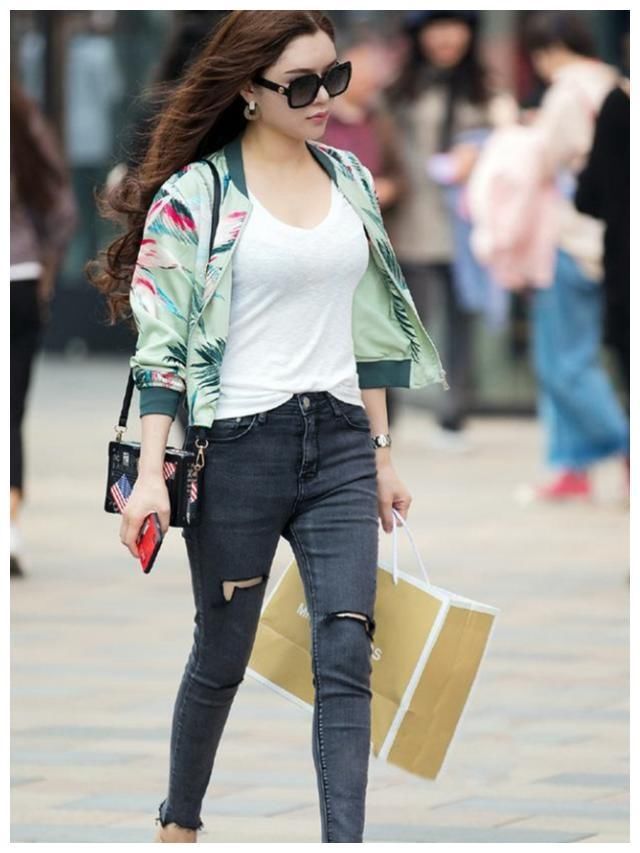 街拍：图2明艳丰满，图5清新匀称，图6白皙精致杨柳细腰