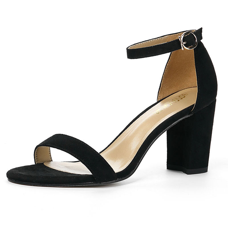 这样的高跟鞋不会很高，所以上班也能穿