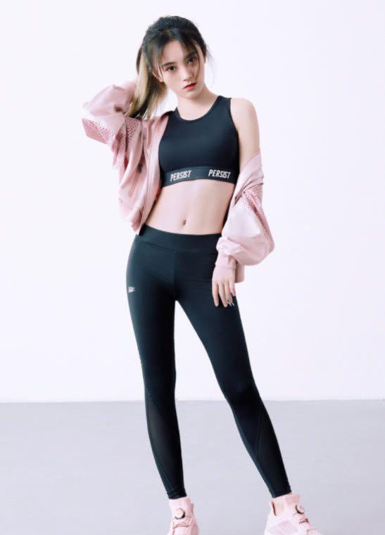 鞠婧祎身高虽然只有159,可她这身材比例却好到没话说!