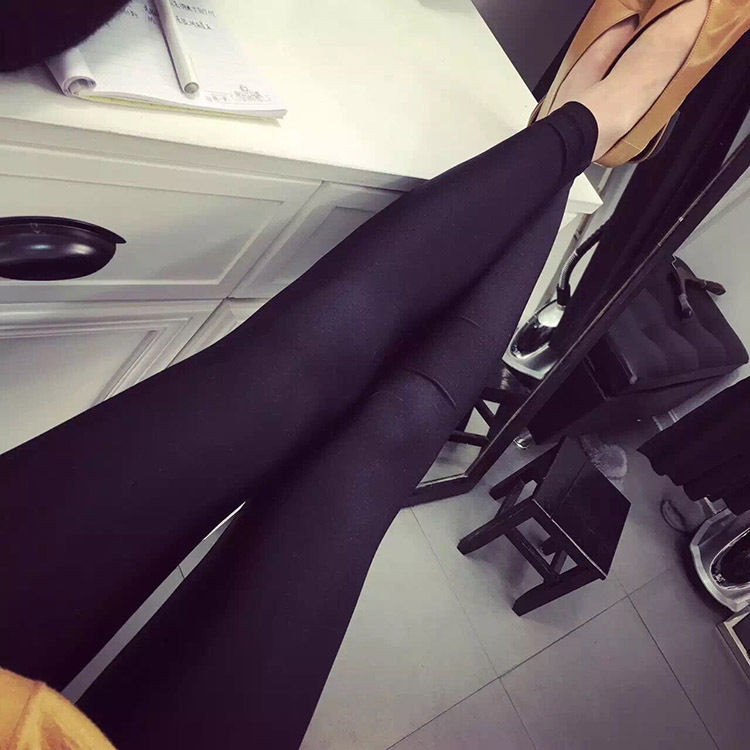 女人再美丽，也别老穿袜裤!瞧瞧下图女人这样穿，魅力感满满