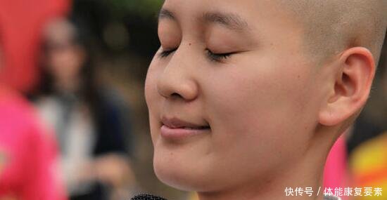 她是“中国最美尼姑”, 985高校毕业却断发出家, 近30岁仍不想还
