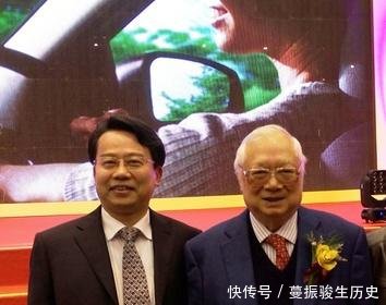 千亿港珠澳大桥建成，李嘉诚却因此损失巨大，他曾强烈反对建大桥