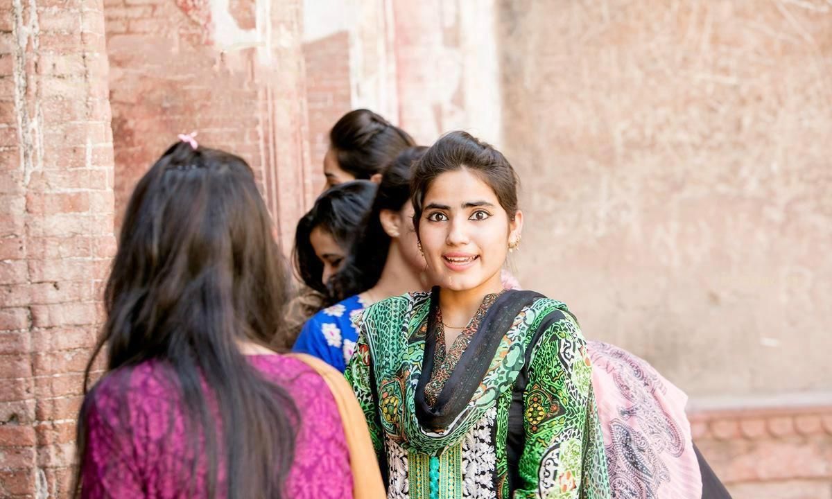 中国小伙去趟巴基斯坦，莫名就成了当地“女婿”，只因一个动作？