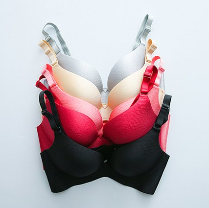 网友都说:晚上穿这一片式文胸，是个人都逃不出你的五指山