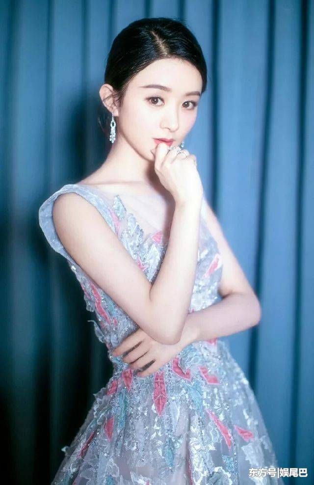 赵丽颖穿过白色礼服盘点，每件穿上都美如白天鹅，尤其是第六件