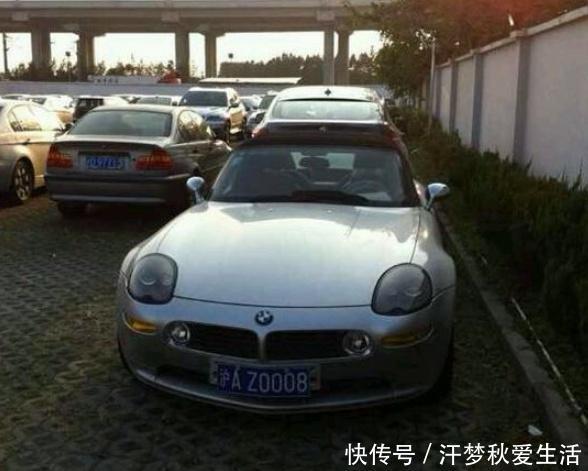 上海唯一一辆宝马z8,车牌就要60万,二手价