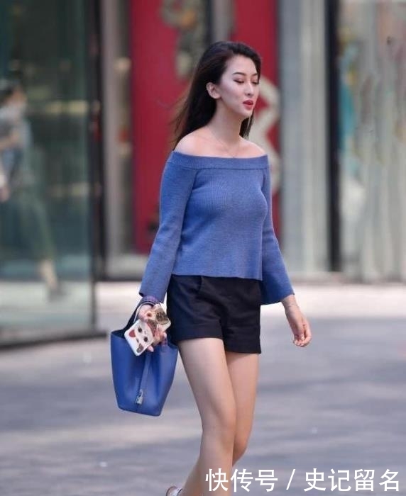 【 美女】紧身裙穿搭，展现曼妙身姿，街拍美女高挑靓丽的小姐姐