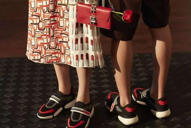 包和爱情，非要选其一？那就要看今年七夕礼物是什么了……