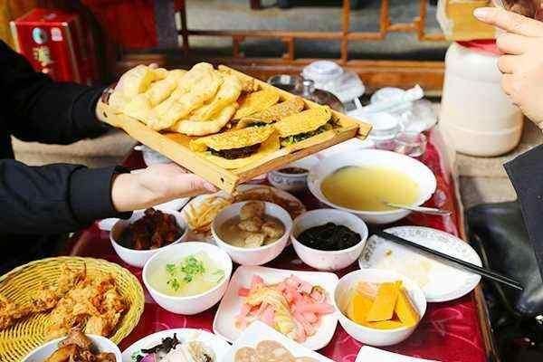 曾经城里人扎堆去的“农家乐”，如今却越来越冷清，是为何？