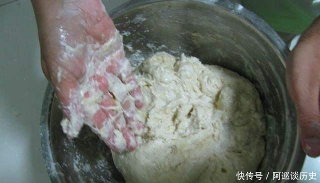 油条:油条的简单做法, 自己在家里做超简单