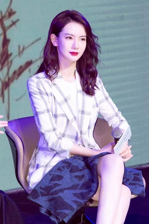 迪丽热巴又换新发型了？美的让人窒息！